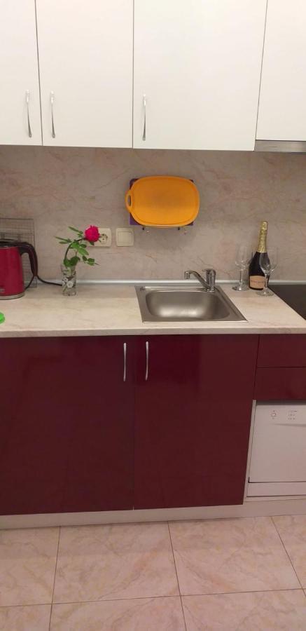 Aphrodite Rose Slantchev Briag Extérieur photo